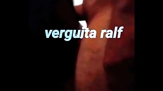 Le dan una mamada a mi verguita